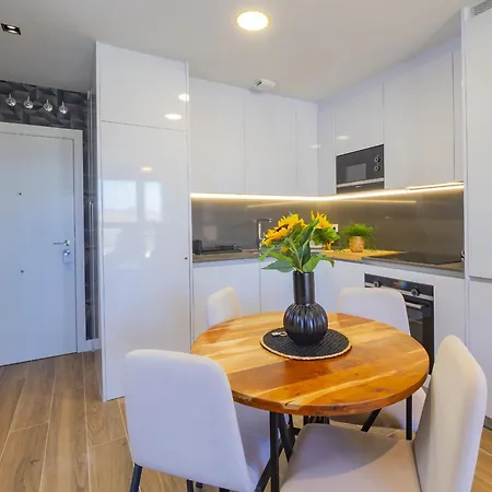 Cubo's Urban Sky Deluxe 14 Apartment *