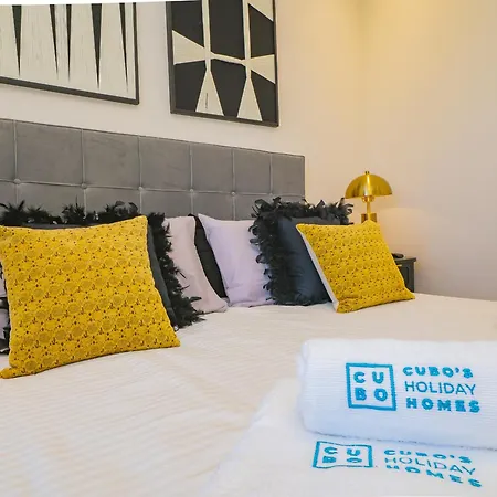 Apartment Cubo's Urban Sky Deluxe 14