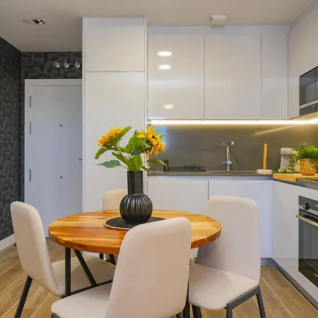 Cubo's Urban Sky Deluxe 14 Apartment *